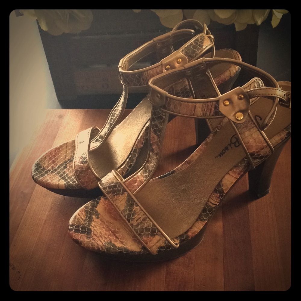 Miss bison shoes beautiful sz 9